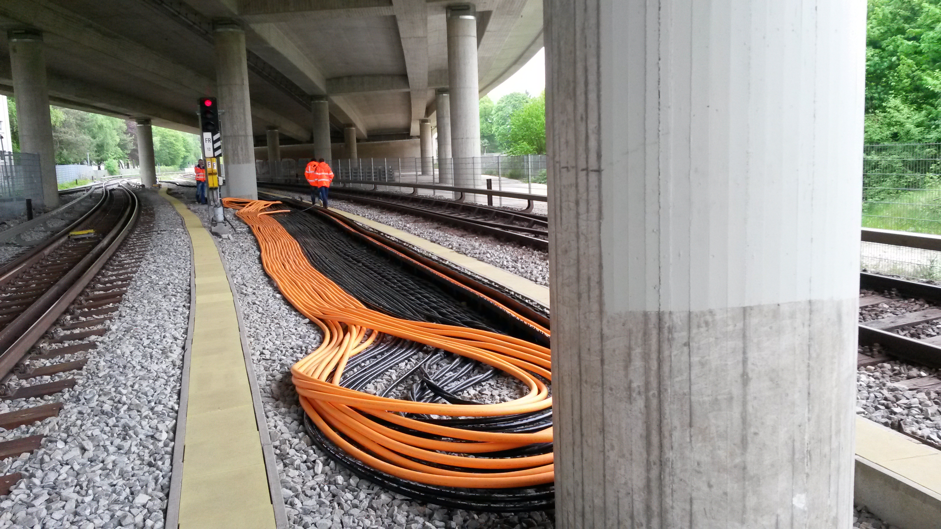 Kabelverlegung unter Eisenbahnbetrieb